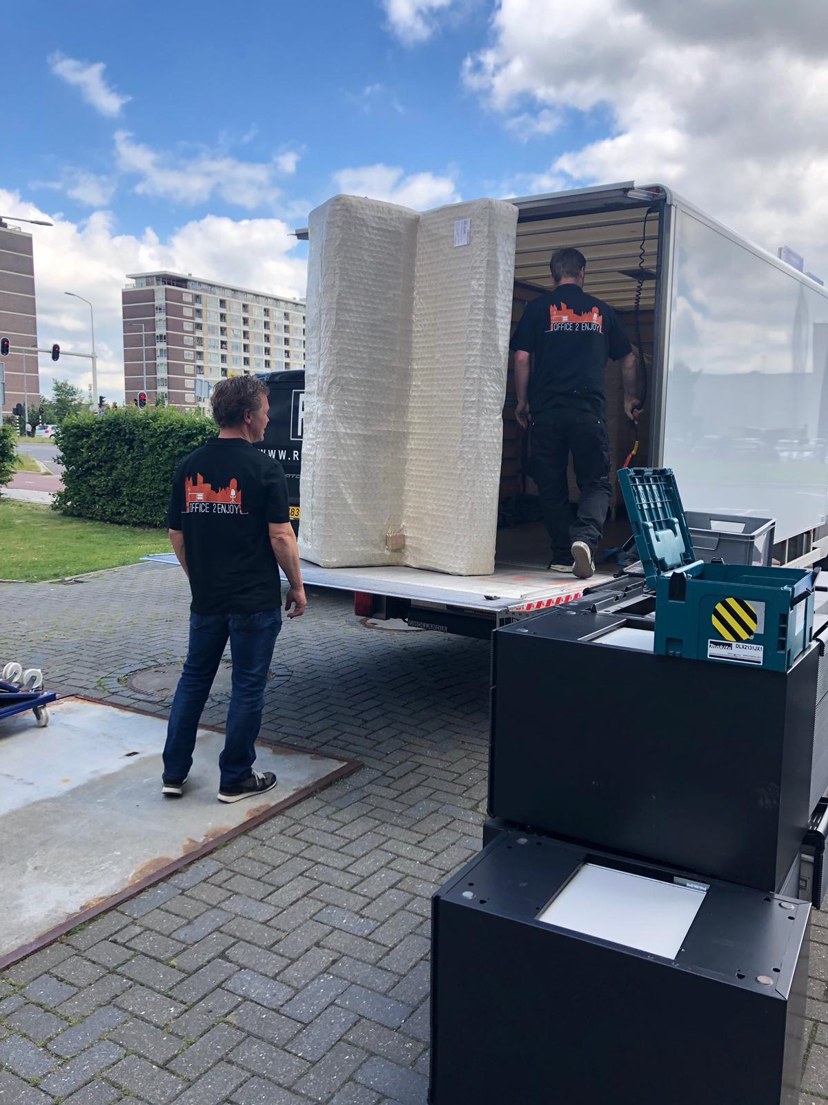 7E5d2745 55Ad 41Af Bcb1 F8e30d43ad27